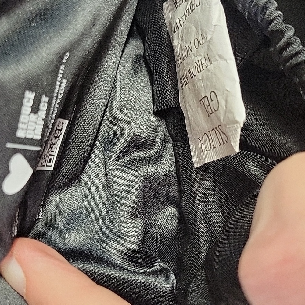 Yves Saint Laurent Black Pouch Bag 8x5 New In Dust Bag - Picture 6 of 12